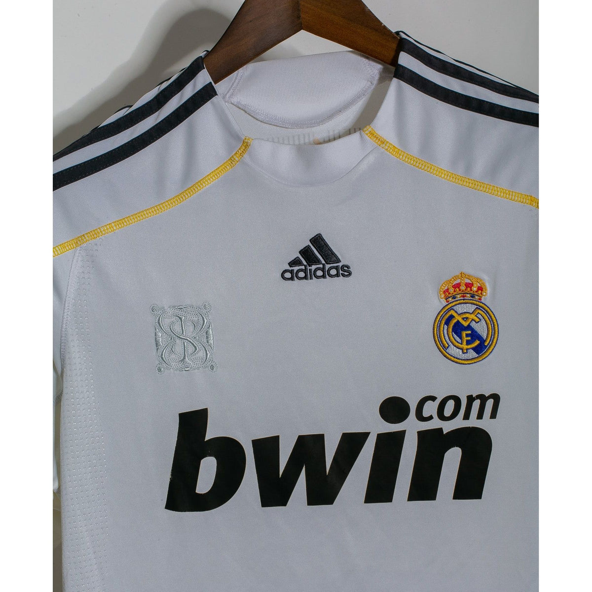 CRISTIANO RONALDO REAL MADRID 09/10 RETRO HOME JERSEY