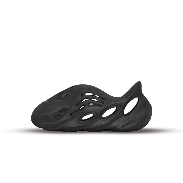 YE*ZY SLIDE Black