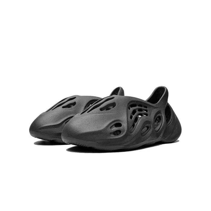 YE*ZY SLIDE Black
