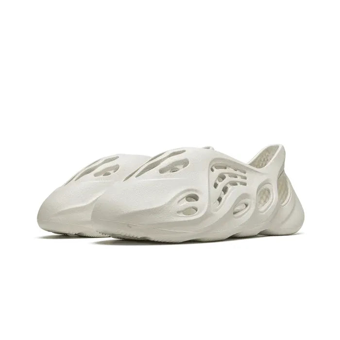YE*ZY SLIDE White