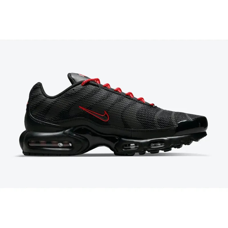 N1ke TN SNEAKERS in full black with red